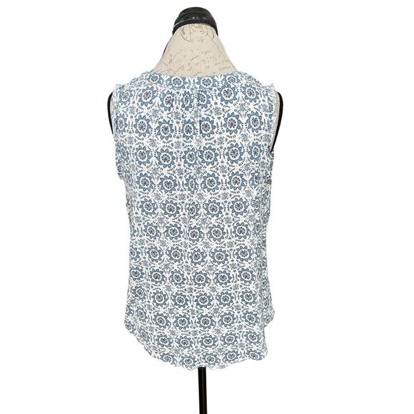 Loft Womens Blouse Sz Medium Floral Blue Sleeveless Keyhole Modern Trendy Casual - Picture 2 of 10